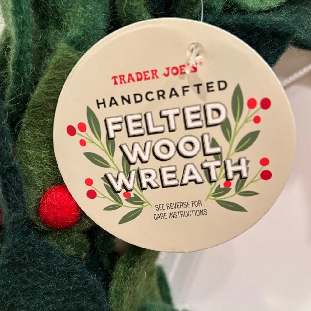 🎄 Trader Joe’s Crafted Felted Wool Christmas Wreath Made in Nepal 🎄